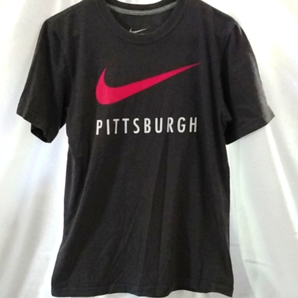Nike Pittsburgh tee size small